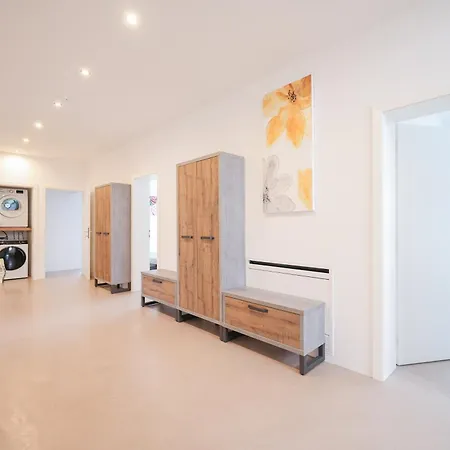 Luxury Eight Bedroom With Swimming Pool And Jacuzzi 100 Meters From The Sea *