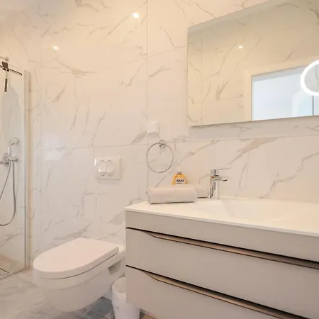 Willa Luxury Eight Bedroom With Swimming Pool And Jacuzzi 100 Meters From The Sea *