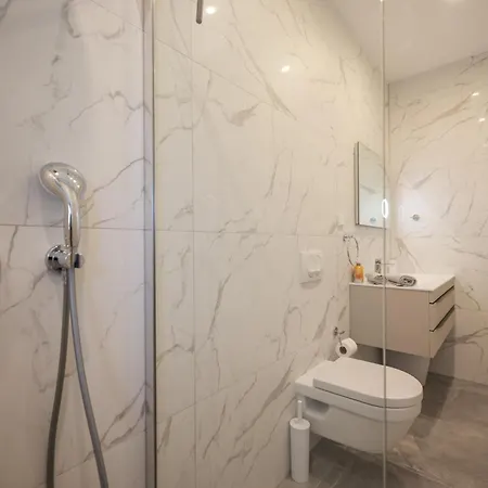 Luxury Eight Bedroom With Swimming Pool And Jacuzzi 100 Meters From The Sea