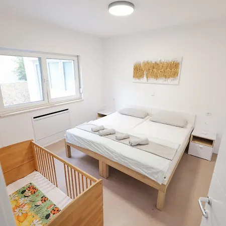 Luxury Eight Bedroom With Swimming Pool And Jacuzzi 100 Meters From The Sea Vir