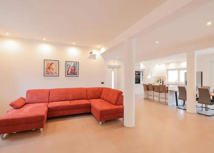 Luxury Eight Bedroom With Swimming Pool And Jacuzzi 100 Meters From The Sea Villa