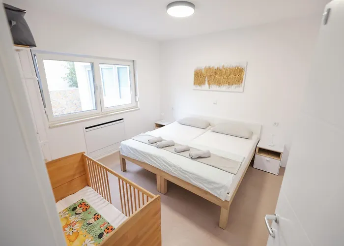 Luxury Eight Bedroom With Swimming Pool And Jacuzzi 100 Meters From The Sea Vir